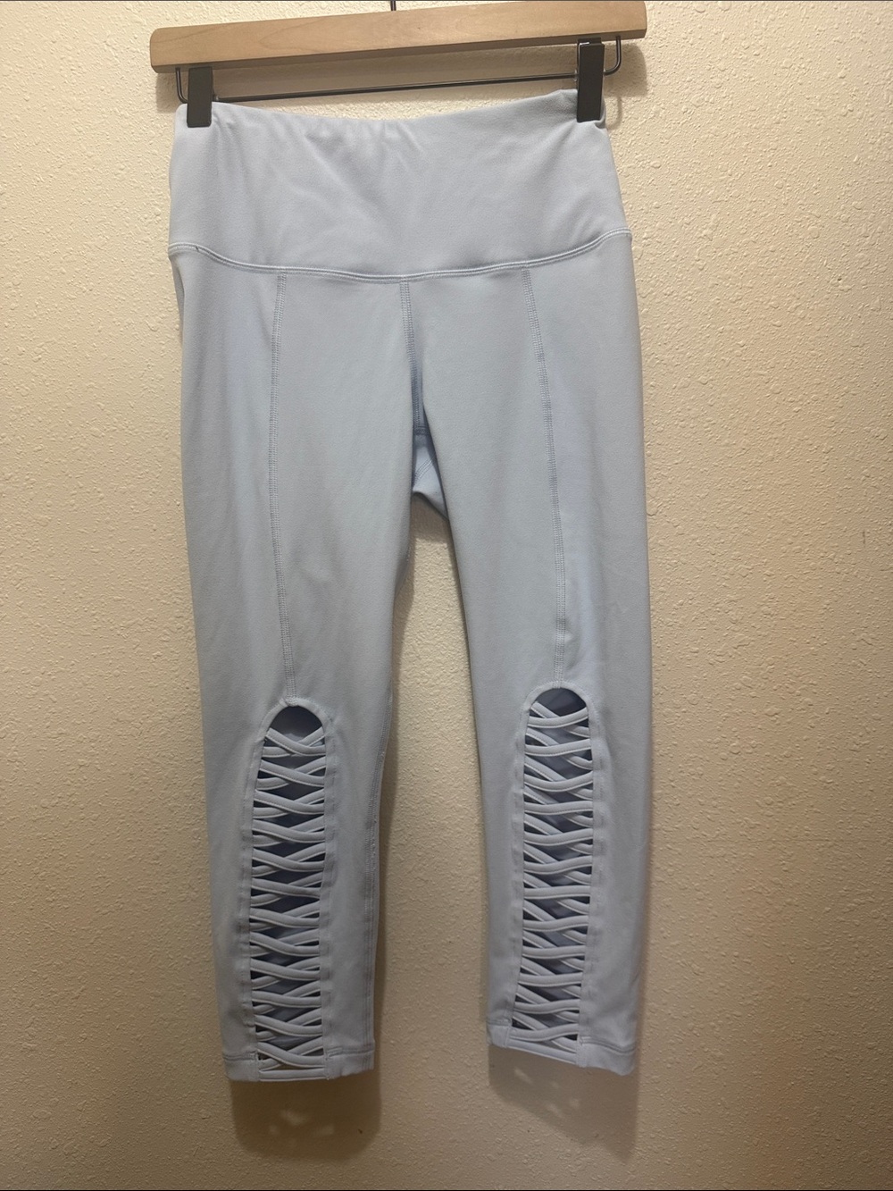 Yogalicious Light Blue Cutout Capri Leggings, Size S